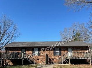 519 Leonford St, Lexington, NC 27292