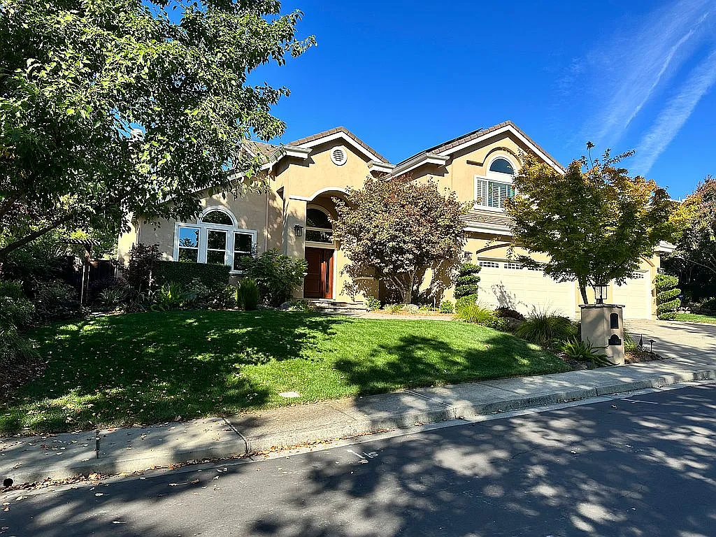 55 Trish Ct photo 1