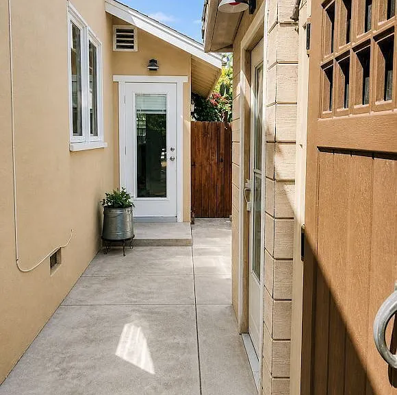 19020 Sylvan St — Photo 13