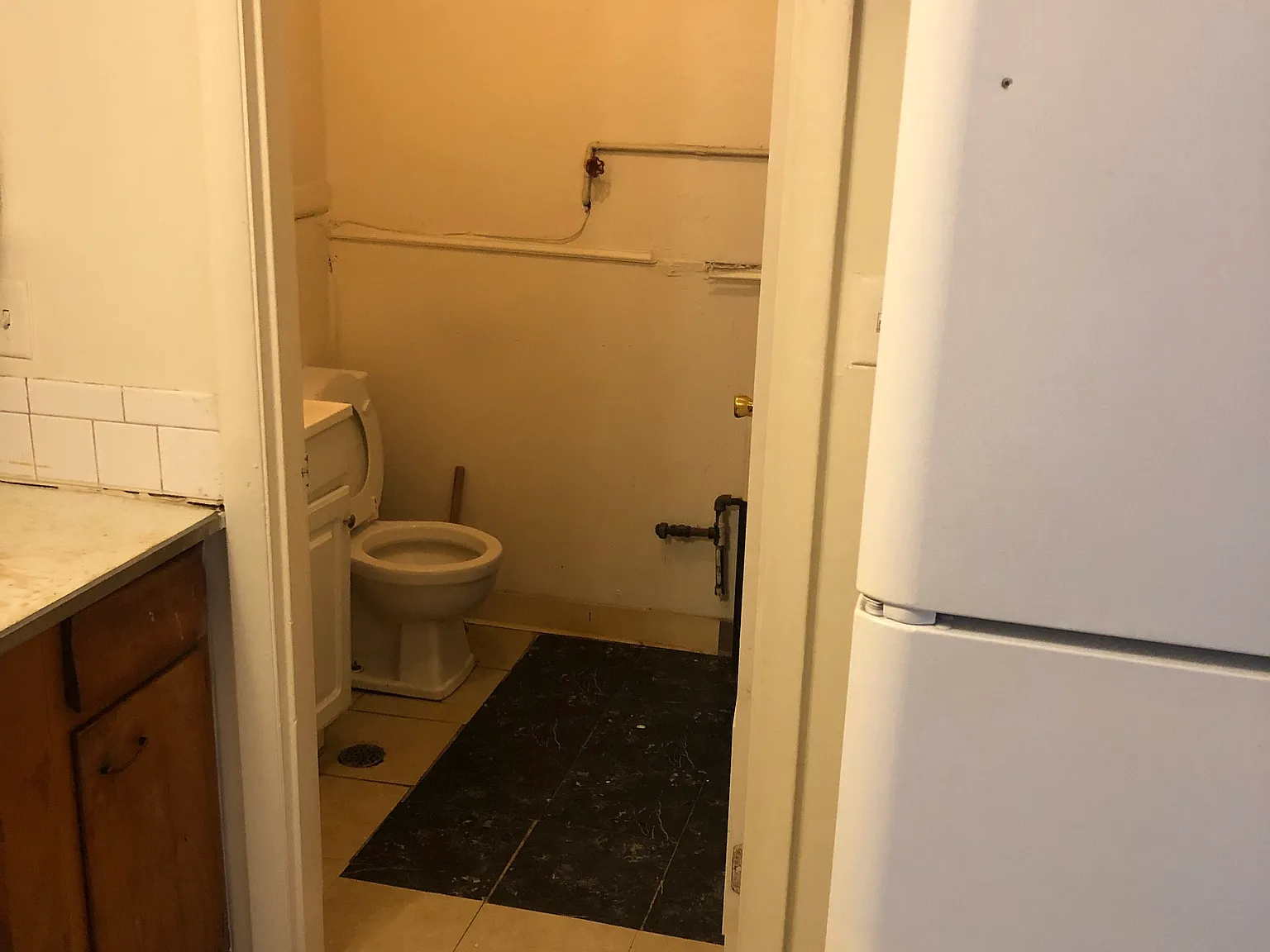 2 bed, 1.5 bath, 780 sqft, $895 — Photo 3