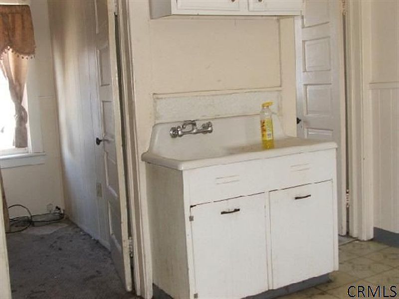 4th image of 1315-1317 VAN CORTLANT Street
