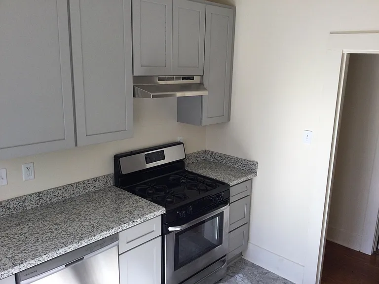 149 Lake Ave — Photo 3