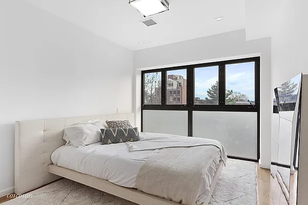 Sold by Corcoran | media 21