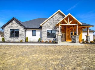 952 Stony Brook Ln, Troy, OH 45373