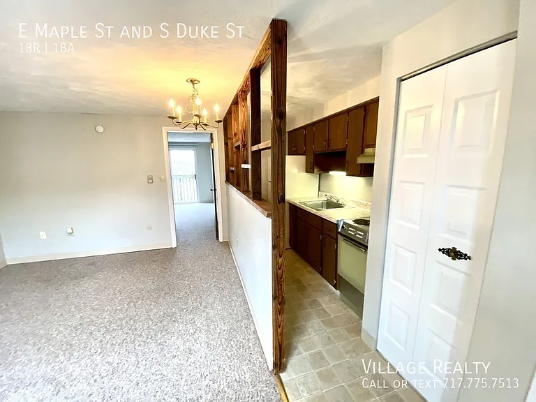 E Maple St — Photo 22