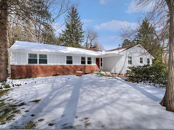 2nd image of 215 Murwood Dr