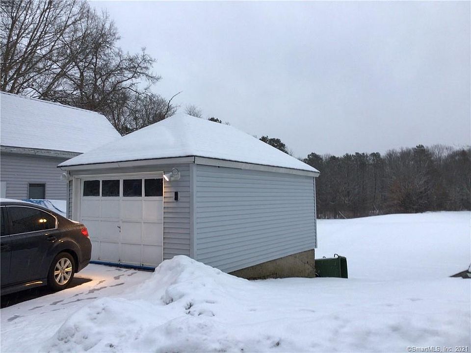 2nd image of 20 Bazinet Ln