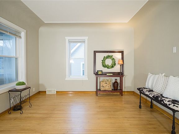 4th image of 136 S Washington Street