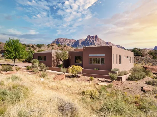 2702 Hopi Cir, Springdale, UT 84767