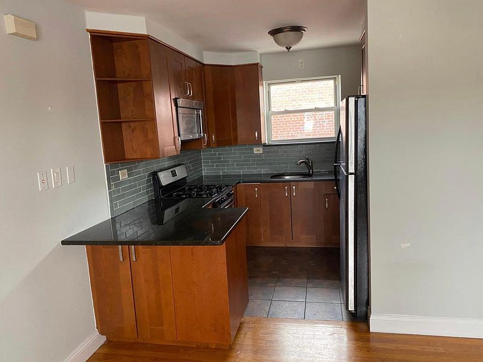 1st image of 1553 Stadium Ave #3