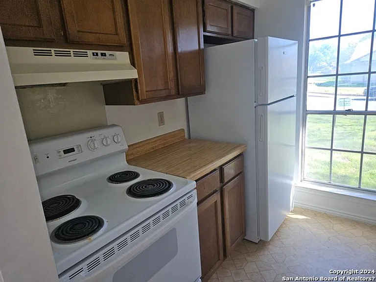 5319 Ashbury Dr — Photo 6