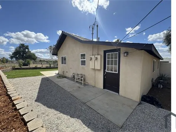 7087 36th St APT B, Riverside, CA 92509