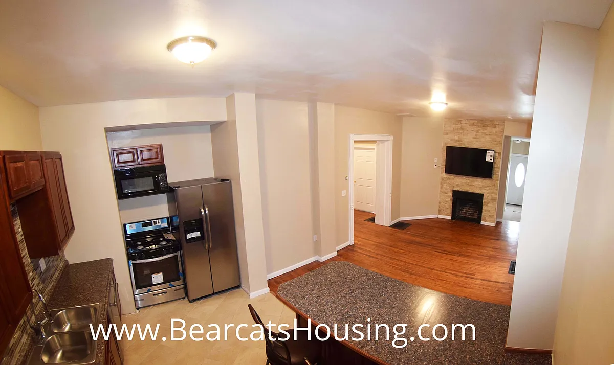 Building Photo - 4 Edwards St #6