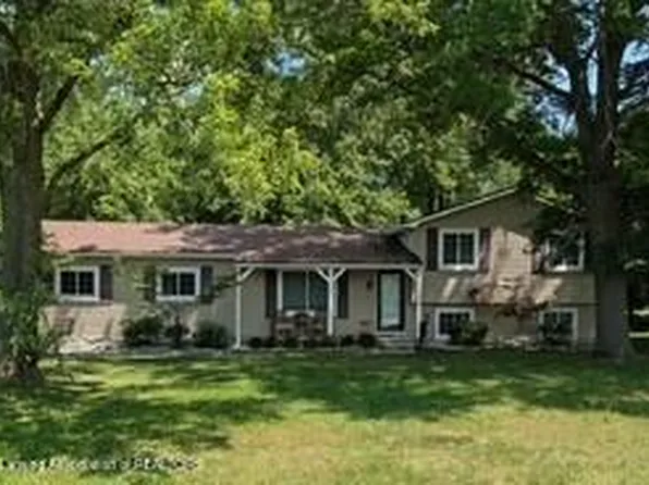 3646 Dill Dr, Waterford, MI 48329