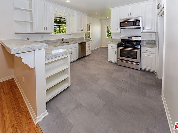 4th image of 3917 Berryman Ave