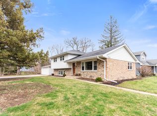 936 61st St, Downers Grove, IL 60516