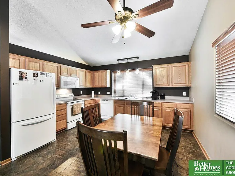 17038 Sahler St — Photo 13