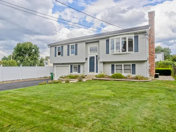 53 Eton St, Chicopee, MA 01020