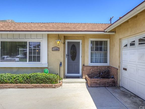 4th image of 13606 Mindora Ave