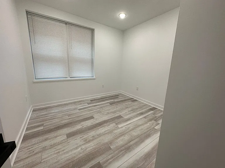 129 S 51st St #1F — Photo 12