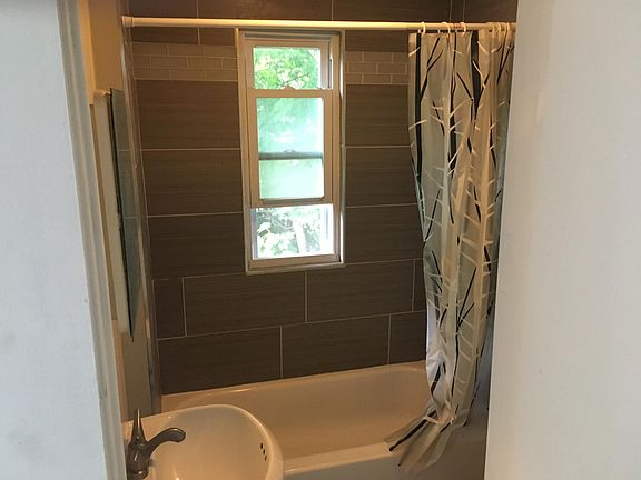2nd image of 828 West Ave