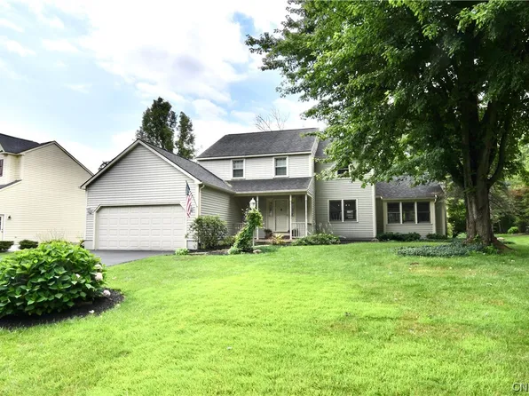 3132 Corlear Dr, Baldwinsville, NY 13027