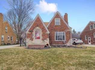 15530 Camden Ave, Eastpointe, MI 48021