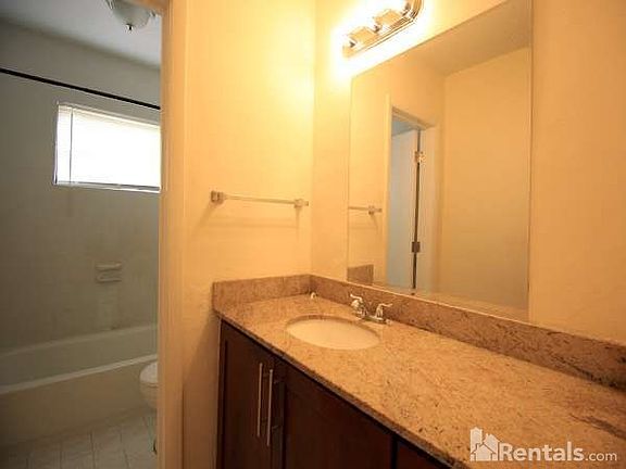 5th image of 1030 NW 197th Ter