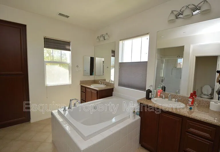 3246 N Ventura Rd — Photo 19