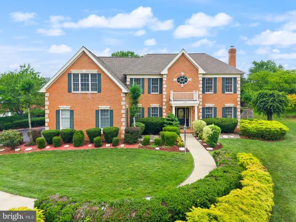 12754 Alder Woods Dr, Fairfax, VA 22033