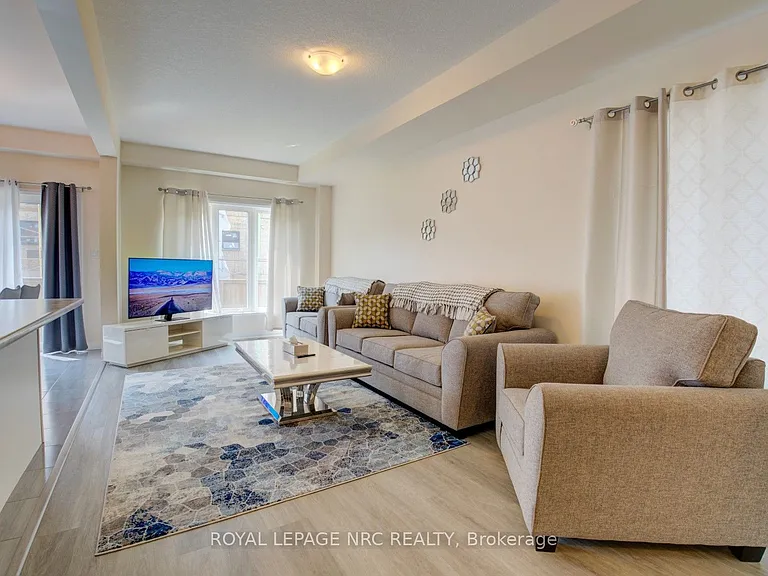 4901 Pettit Ave — Photo 7