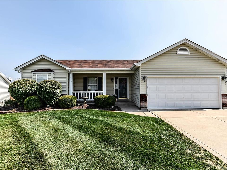 1380 Washingtons Crossing is a popular ranch floor plan in a great location with great schools.