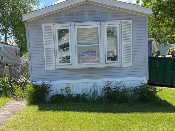 17 Wayland Circle, Exeter, NH 03833