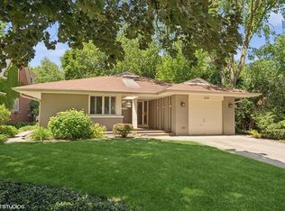 2610 Kenilworth Ave, Wilmette, IL