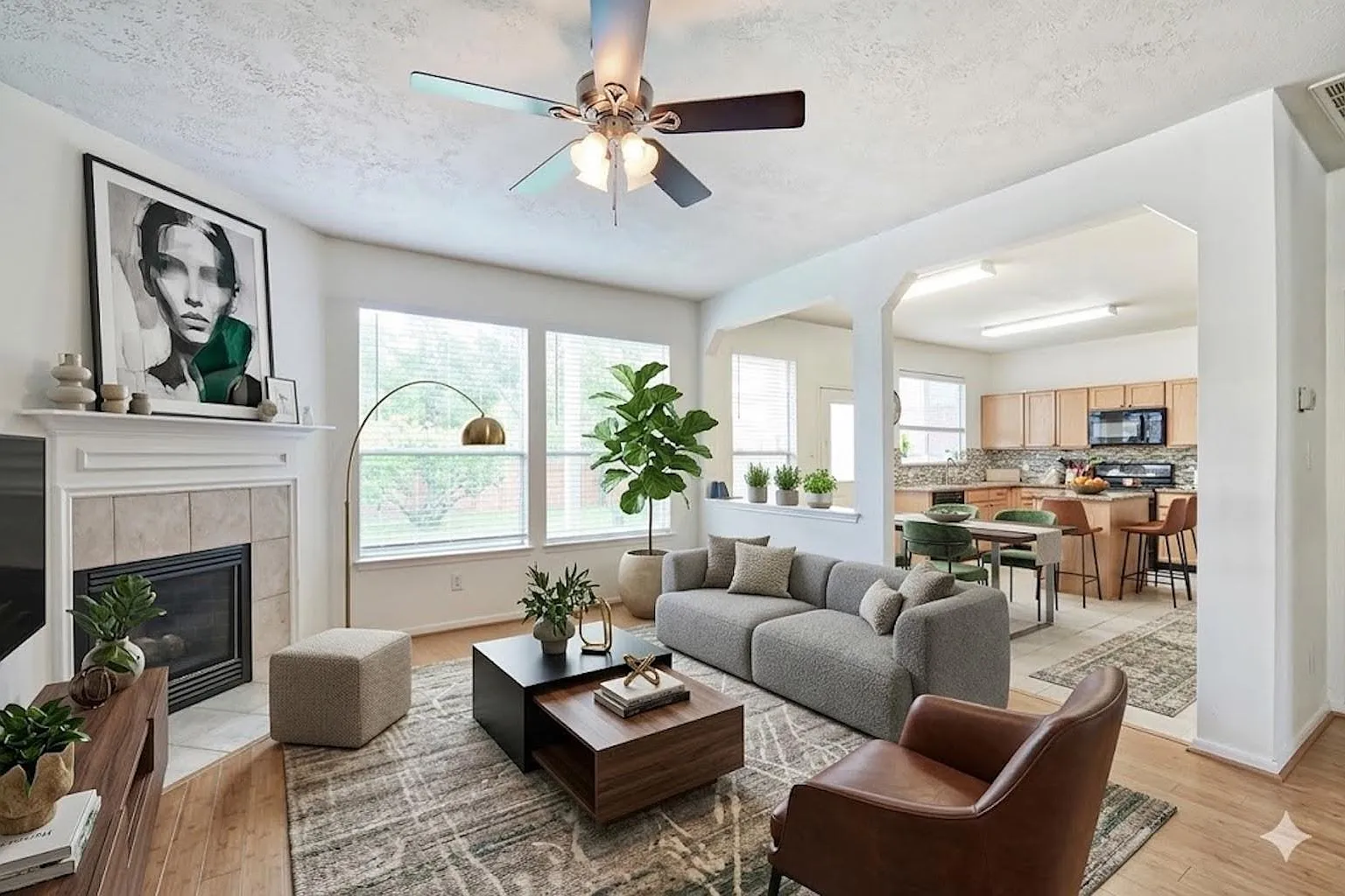 4 bed, 2.5 bath, 2565 sqft, $2,500 — Photo 2