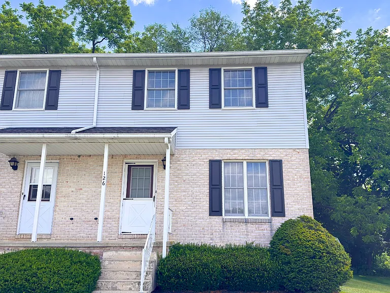 126 South Court St — Photo 2