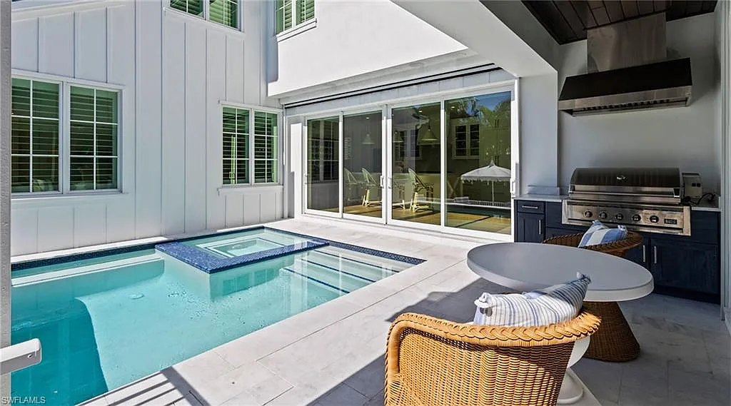 4 bed, 4.5 bath, 3750 sqft, $94,000 — Photo 3
