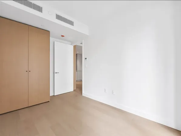 250 East 25th Street image 19 of 27