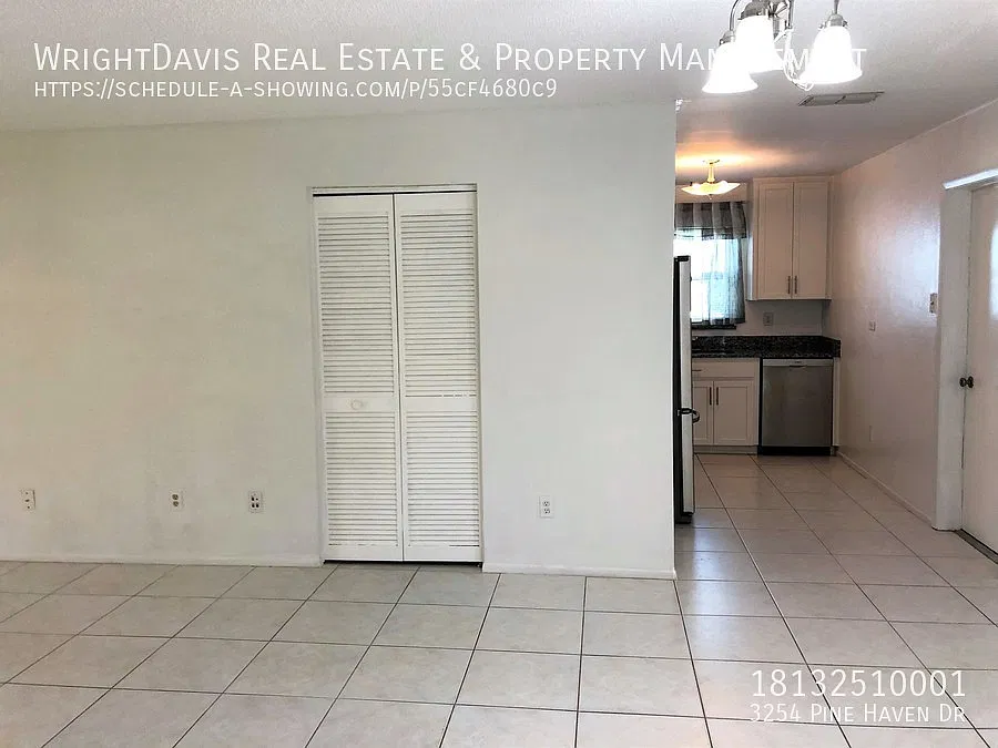 Lovely 3 bed/2 bath home located in Countryside — Photo 4