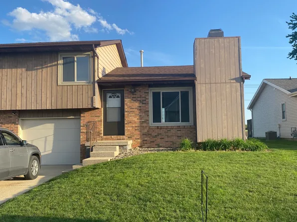 2051 E Millstone Rd, Decatur, IL 62526