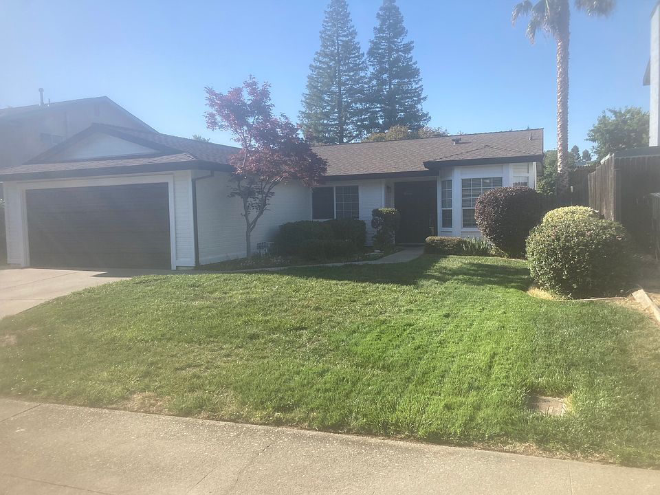 1st image of 1303 Foxhollow Way