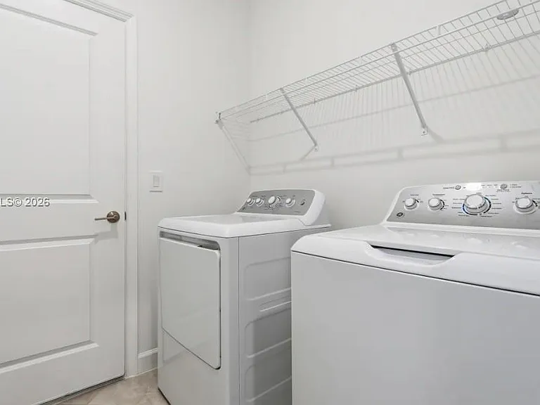 20511 Hazelnut Ct S #20511 — Photo 10