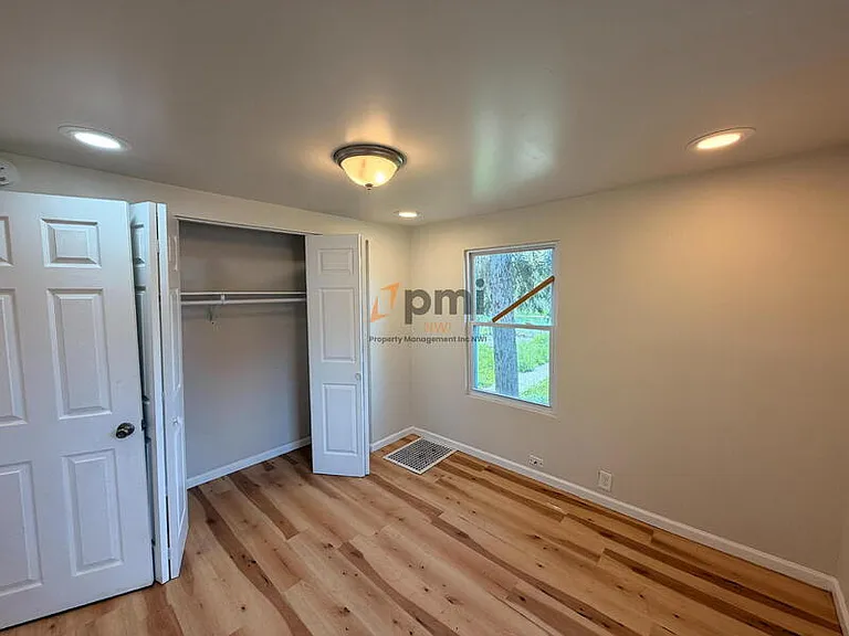 4816 Massachusetts St — Photo 11
