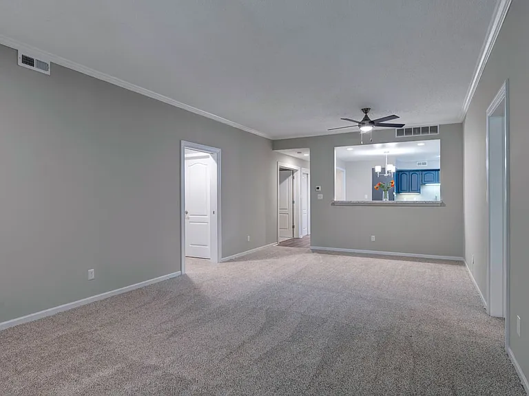 Parkhill Luxury Apartments — Photo 14