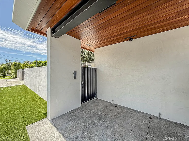 22921 Dolorosa St — Photo 2