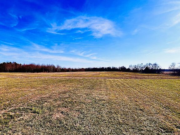 3rd image of 1420 Rose Hill Rd