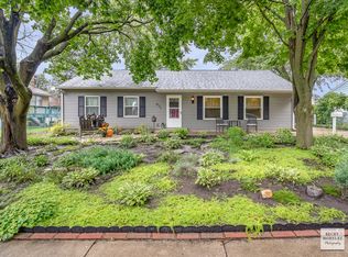 971 Upper Brandon Dr, Aurora, IL 60506