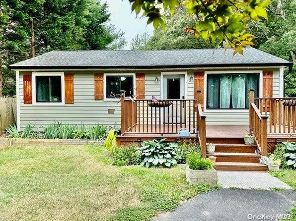 41 Revilo Avenue, Shirley, NY 11967