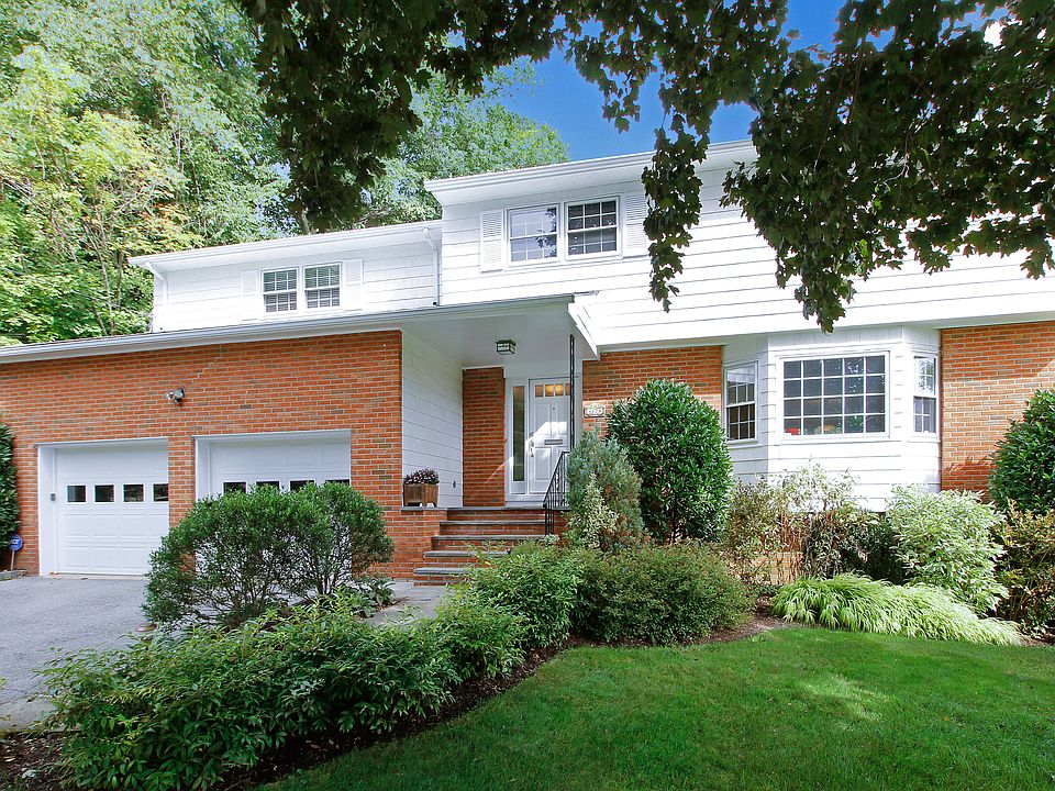1st image of 17 Paradise Dr