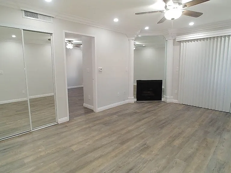 14242 Roscoe Blvd — Photo 11